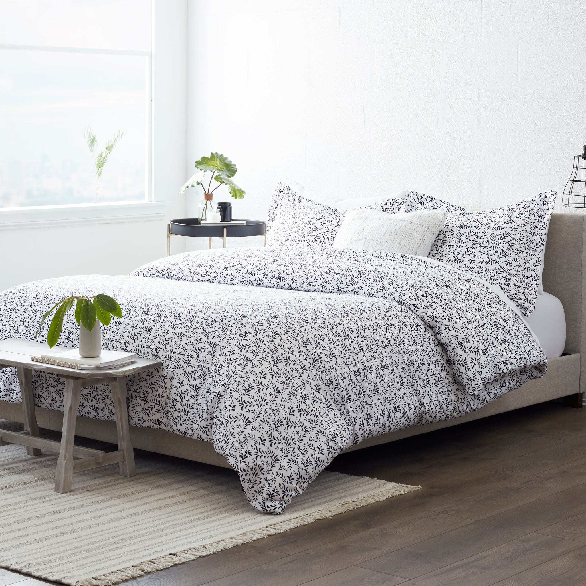 Burst of Vines Patterned 3-Piece Duvet Cover Set - Linens and