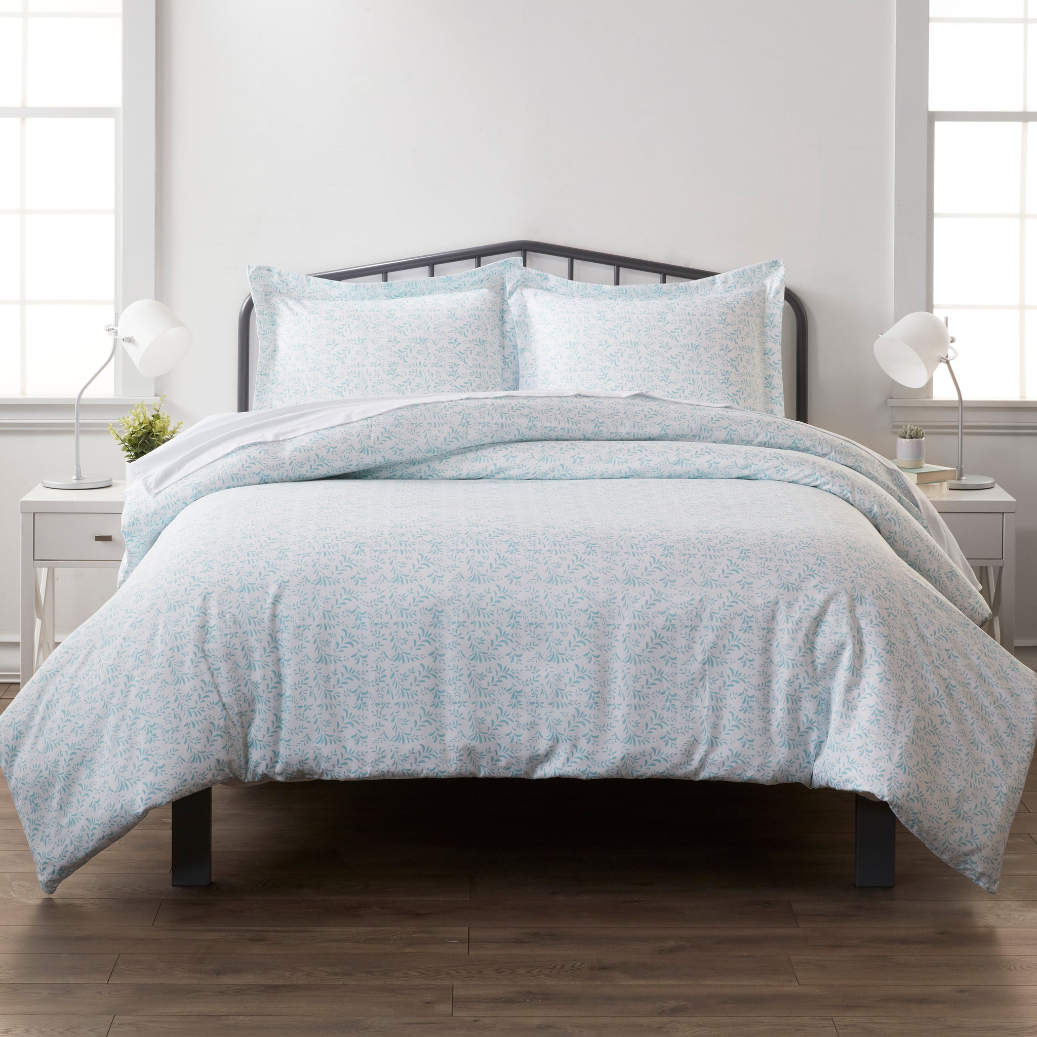 Burst of Vines Patterned 3-Piece Duvet Cover Set - Linens and